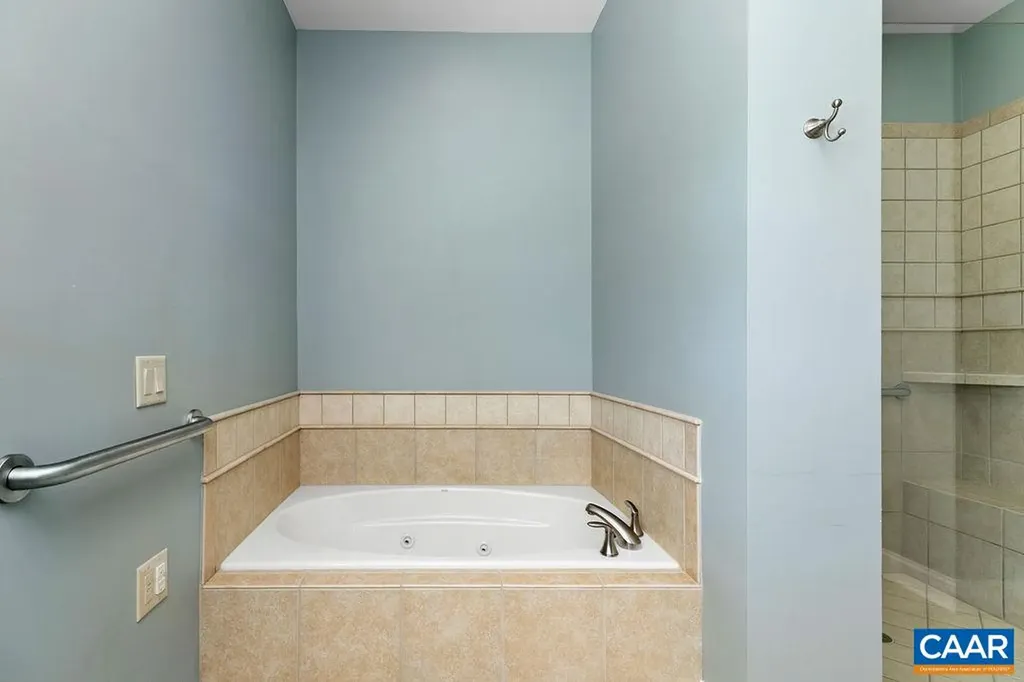 215 Rosewood Drive Nellysford VA 22958