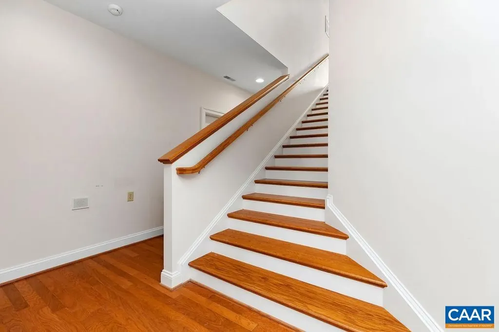 215 Rosewood Drive Nellysford VA 22958