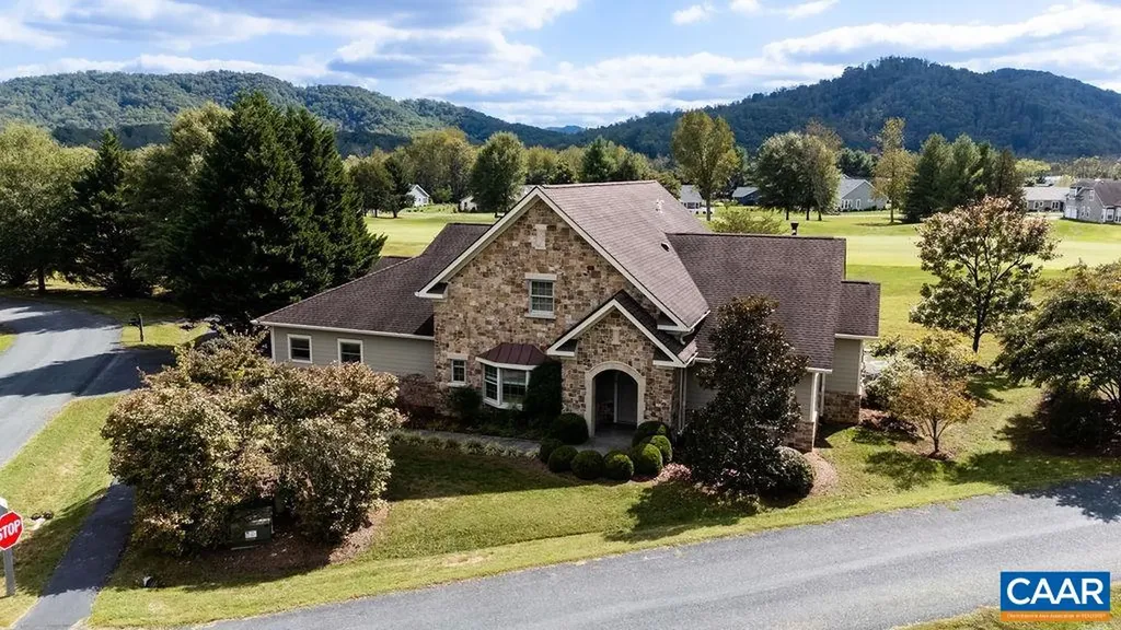 215 Rosewood Drive Nellysford VA 22958