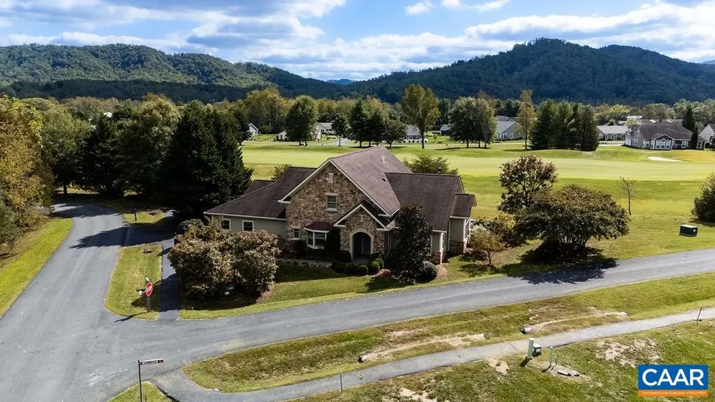 215 Rosewood Drive Nellysford VA 22958