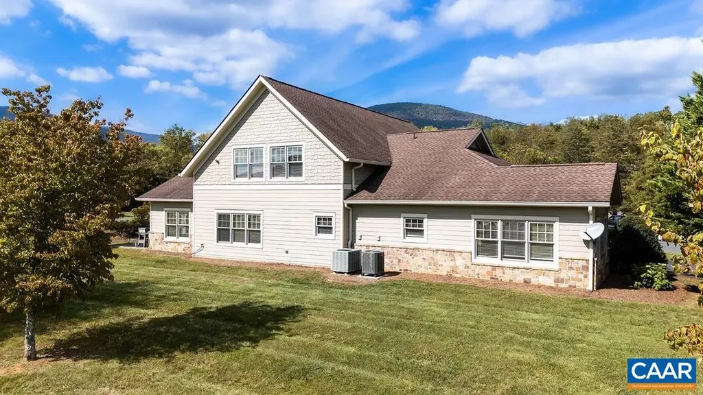 215 Rosewood Drive Nellysford VA 22958