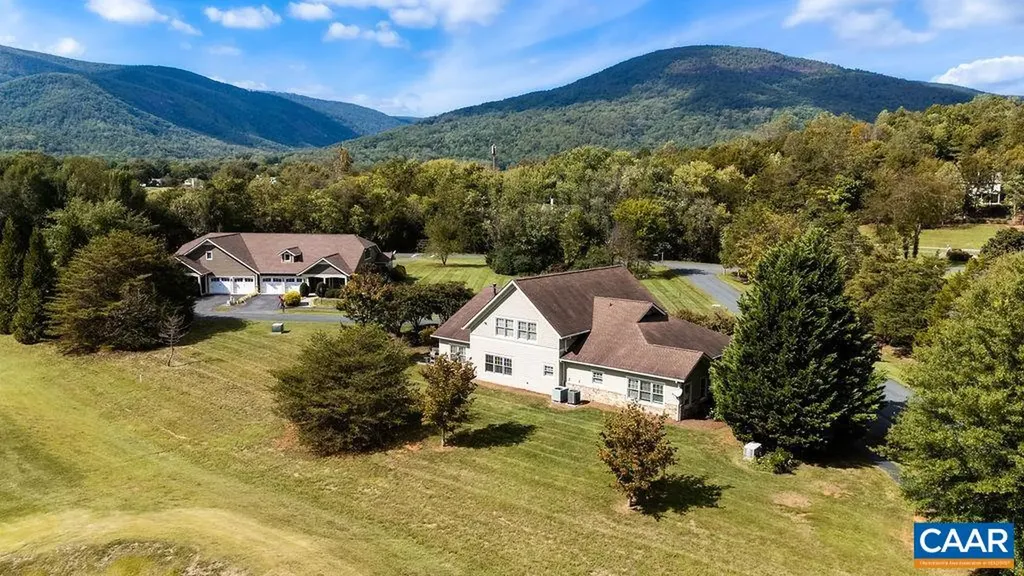 215 Rosewood Drive Nellysford VA 22958