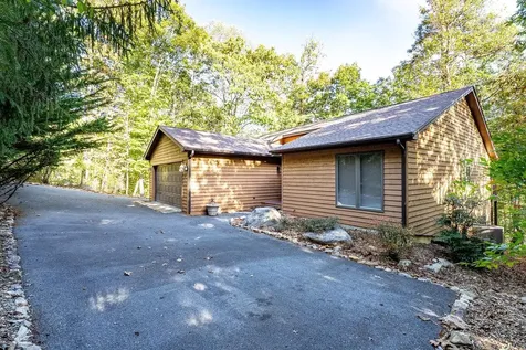 304 Turkey Drive Mcgaheysville VA 22840