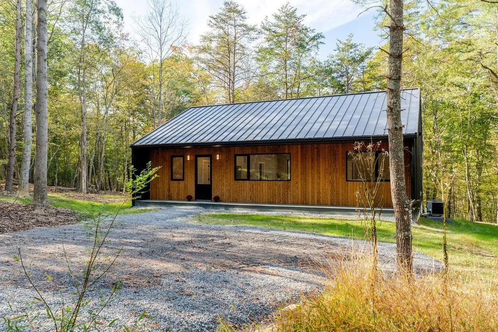 209 Beaver Road Basye VA 22810