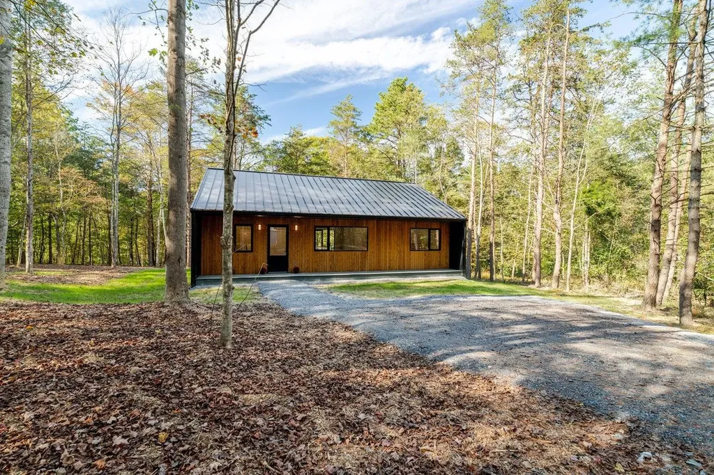 209 Beaver Road Basye VA 22810