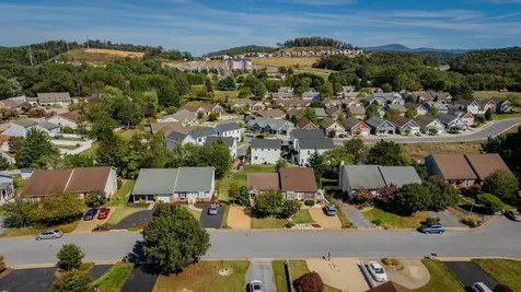 2370 Meadow Court Rockingham VA 22801