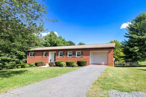2056 Knightly Mill Road Fort Defiance VA 24437