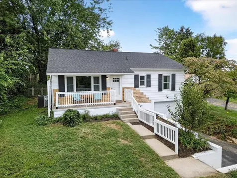 524 B Street Staunton VA 24401