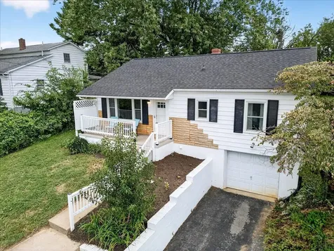 524 B Street Staunton VA 24401