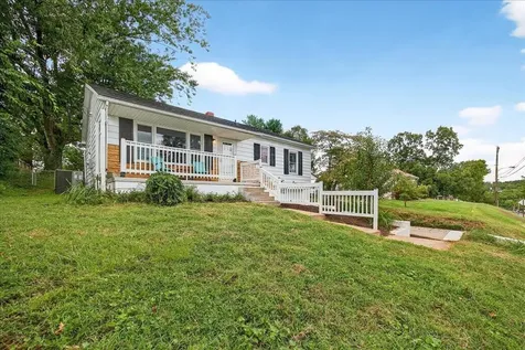 524 B Street Staunton VA 24401