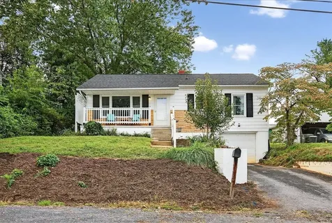 524 B Street Staunton VA 24401