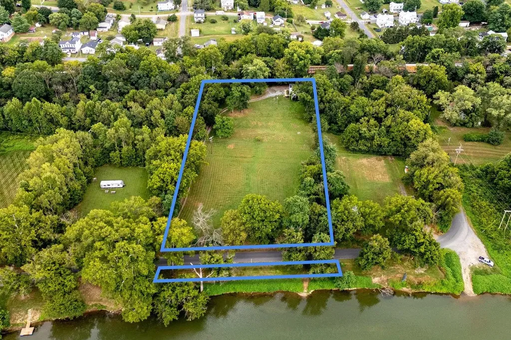 290 Shenandoah River Road Shenandoah VA 22849