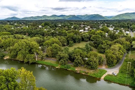 290 Shenandoah River Road Shenandoah VA 22849