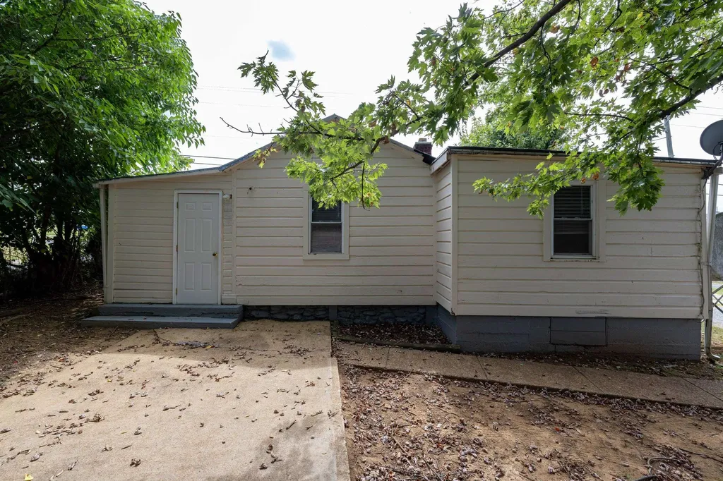 17801 Red Brush Road Elkton VA 22827