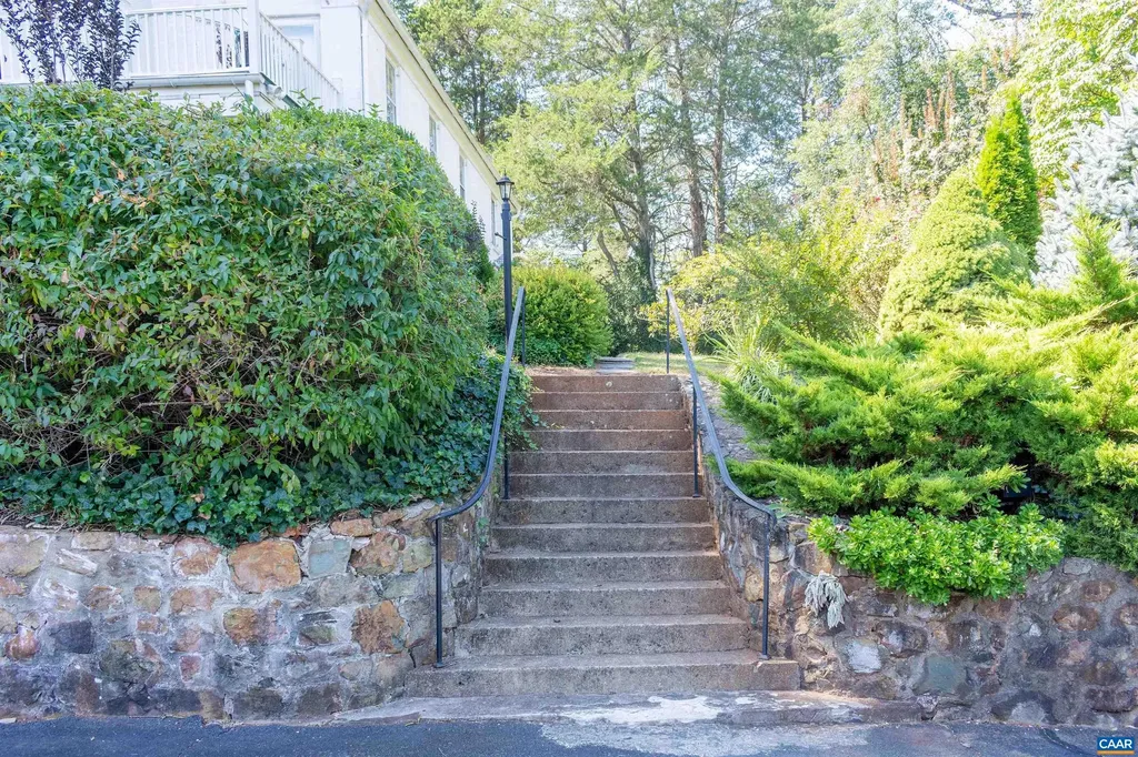 358 Main Street 10 1/2 Street E Orange VA 22960