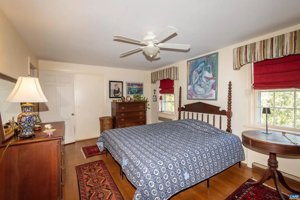 358 Main Street 10 1/2 Street E Orange VA 22960