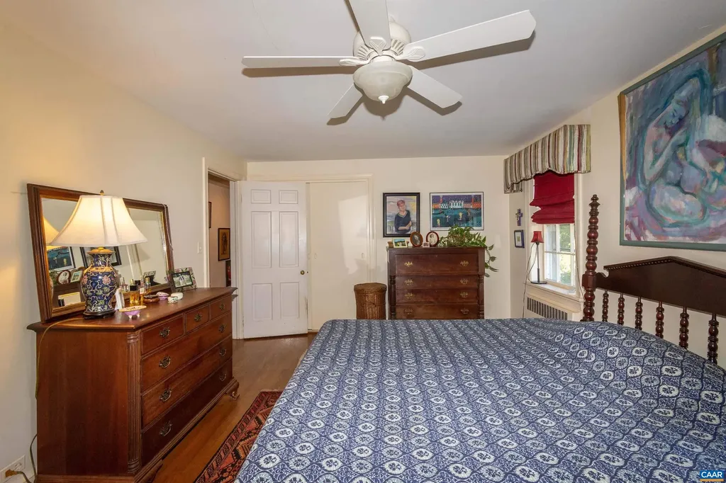 358 Main Street 10 1/2 Street E Orange VA 22960