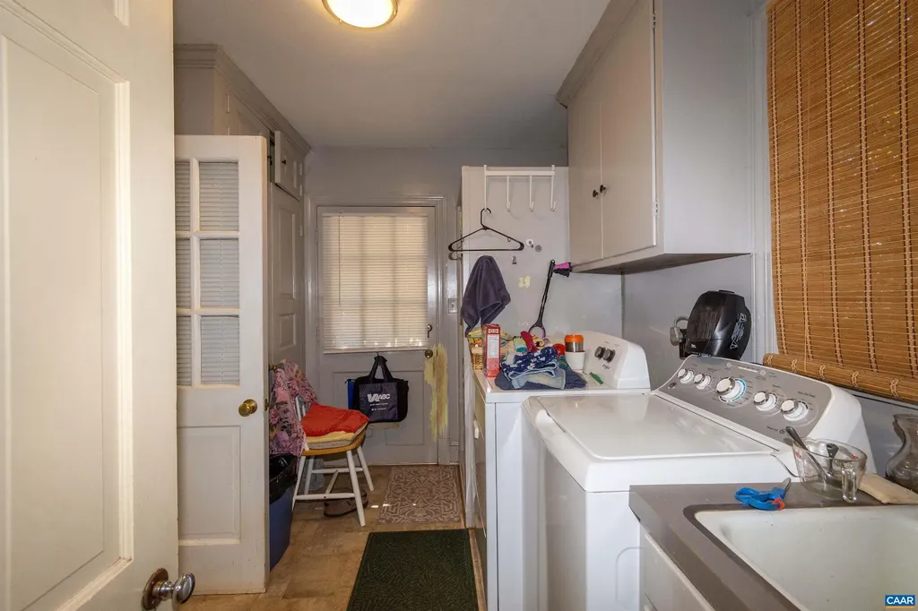 358 Main Street 10 1/2 Street E Orange VA 22960