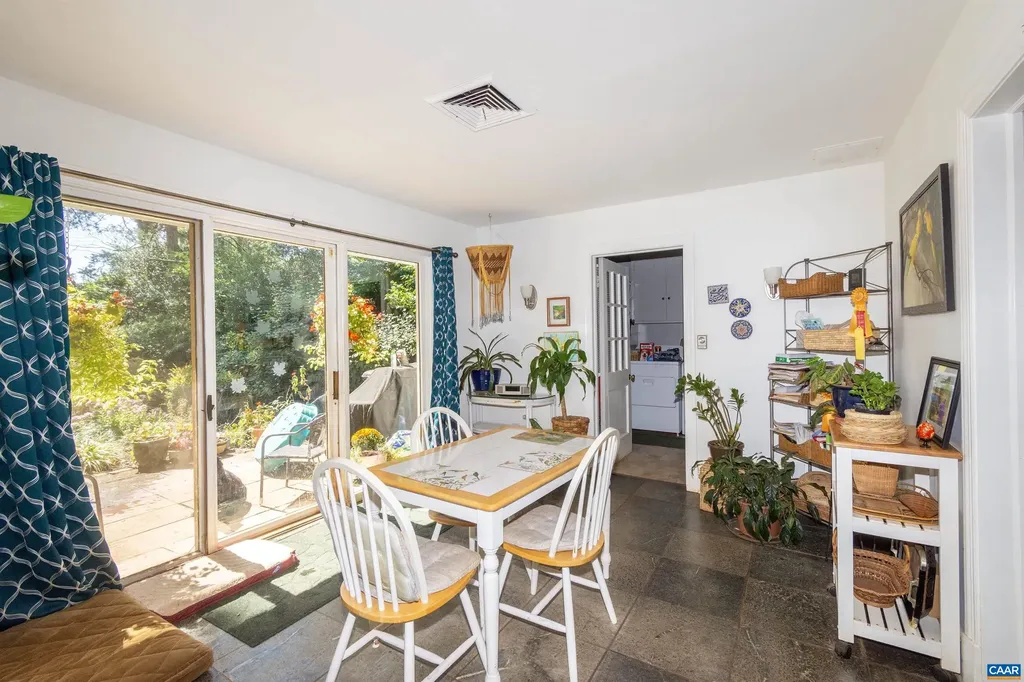 358 Main Street 10 1/2 Street E Orange VA 22960