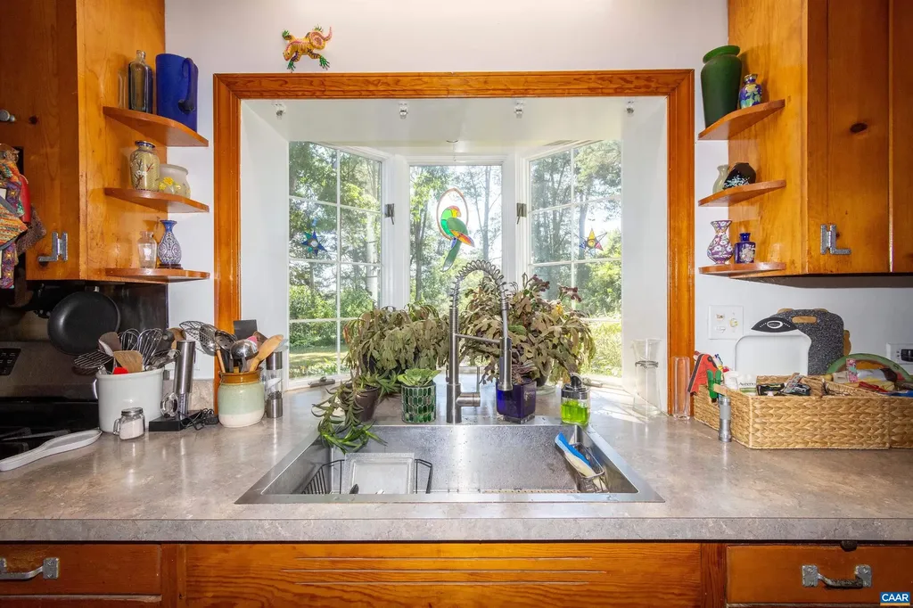 358 Main Street 10 1/2 Street E Orange VA 22960