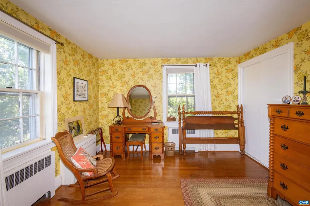 358 Main Street 10 1/2 Street E Orange VA 22960