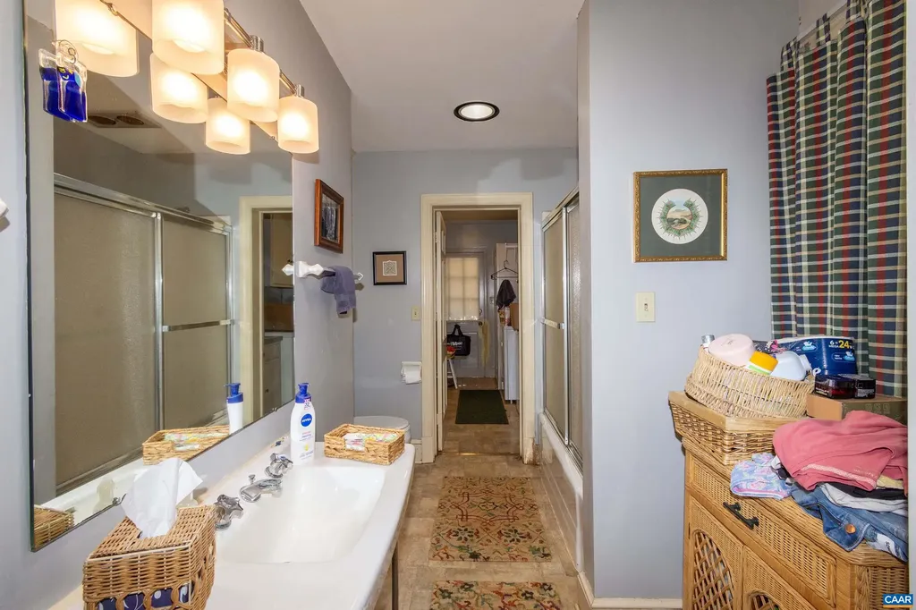 358 Main Street 10 1/2 Street E Orange VA 22960