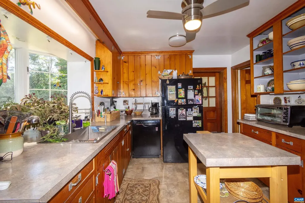 358 Main Street 10 1/2 Street E Orange VA 22960