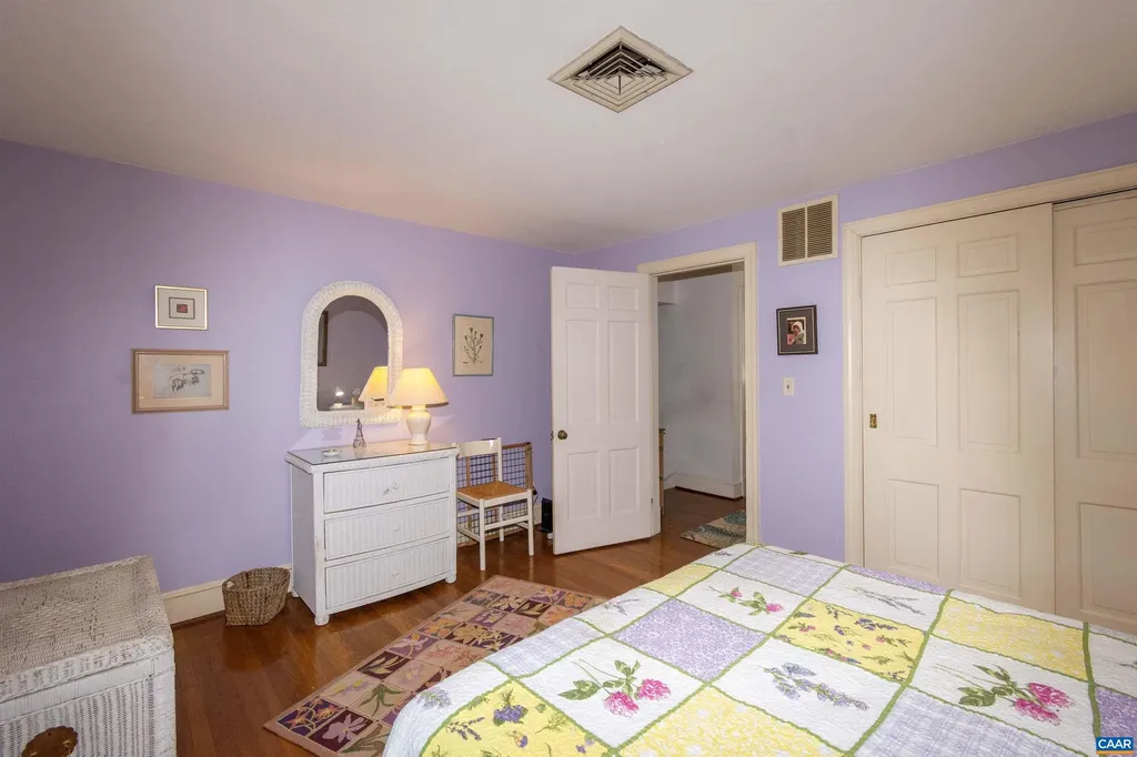 358 Main Street 10 1/2 Street E Orange VA 22960