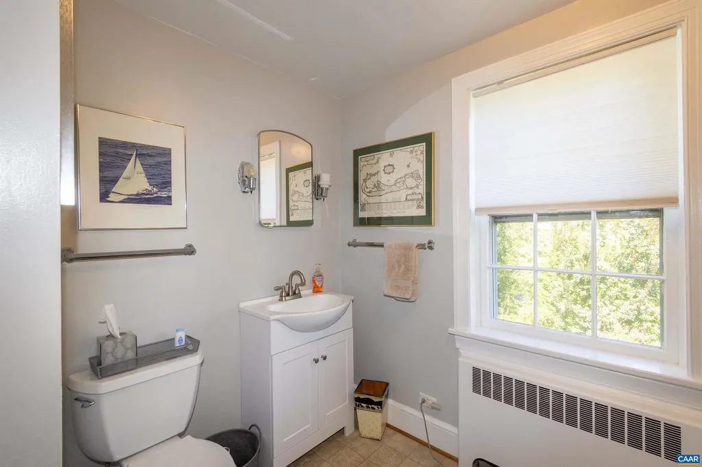 358 Main Street 10 1/2 Street E Orange VA 22960