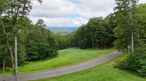 15 Delafield Road Hot Springs VA 24445