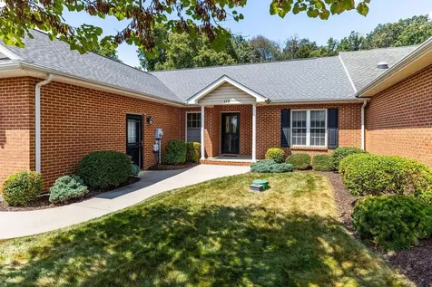 118 Red Oak Drive Staunton VA 24401