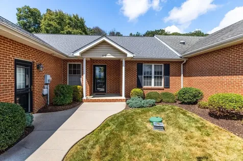 118 Red Oak Drive Staunton VA 24401