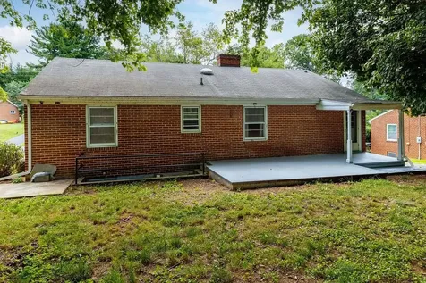 906 Belmore Avenue Staunton VA 24401