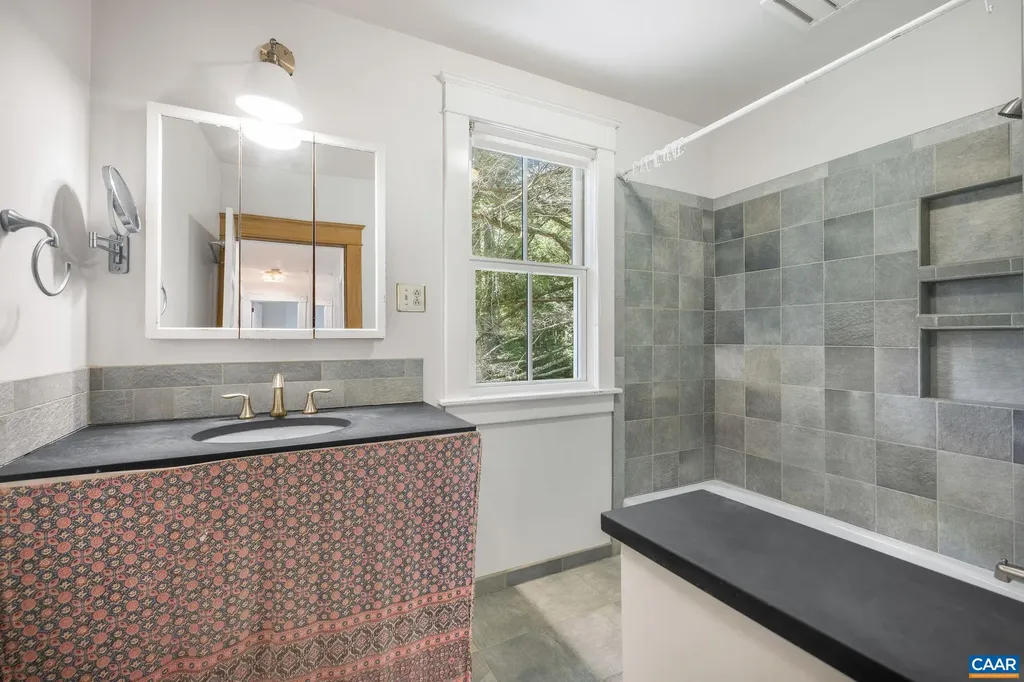 3132 Wynova Lane Esmont VA 22937