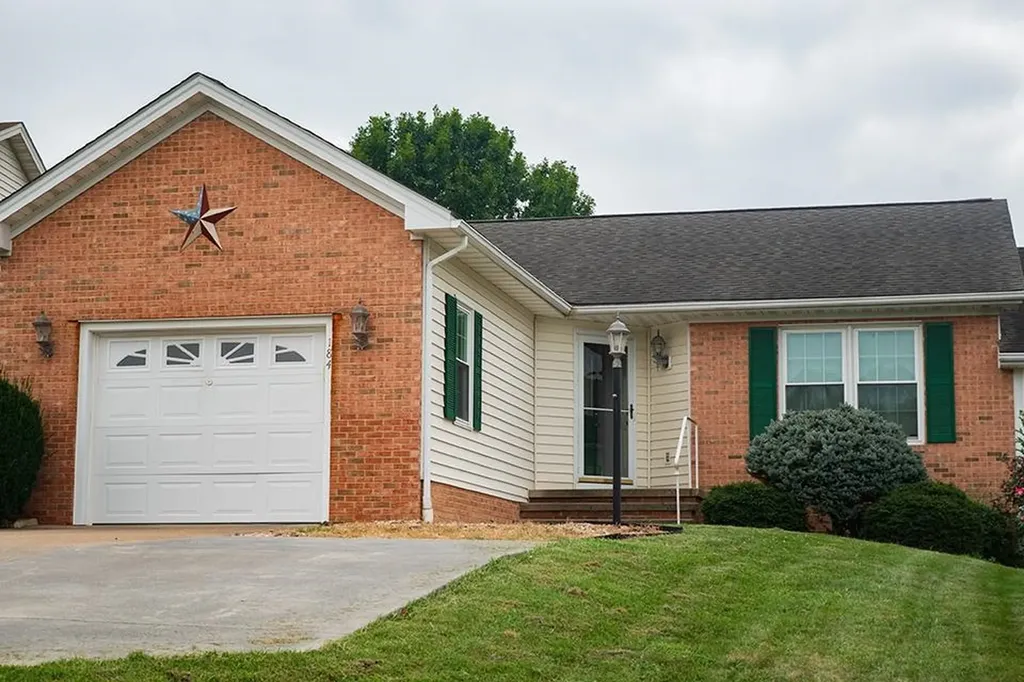 184 Walnut Drive Broadway VA 22815