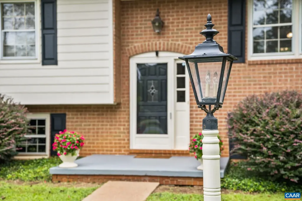 5106 Stony Point Pass Keswick VA 22947