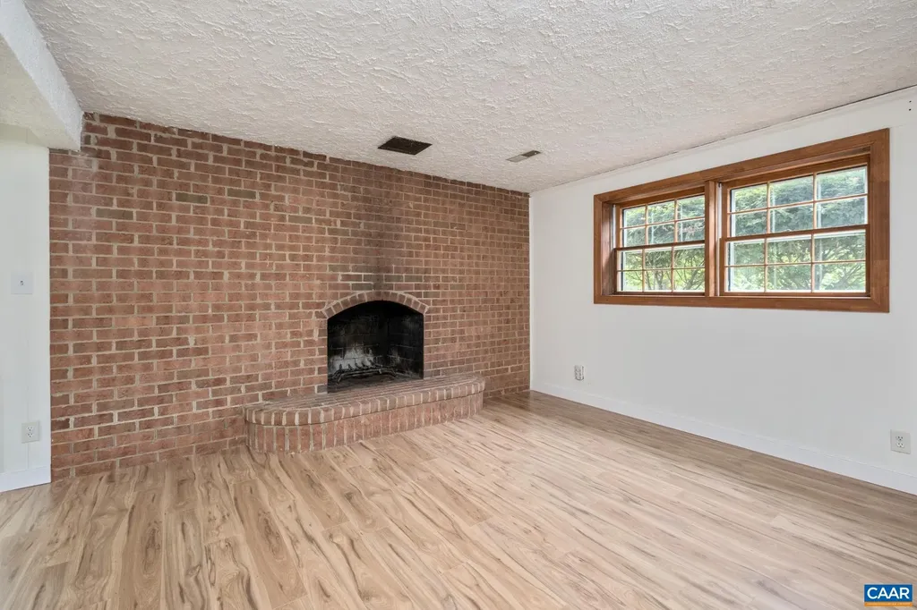 5106 Stony Point Pass Keswick VA 22947