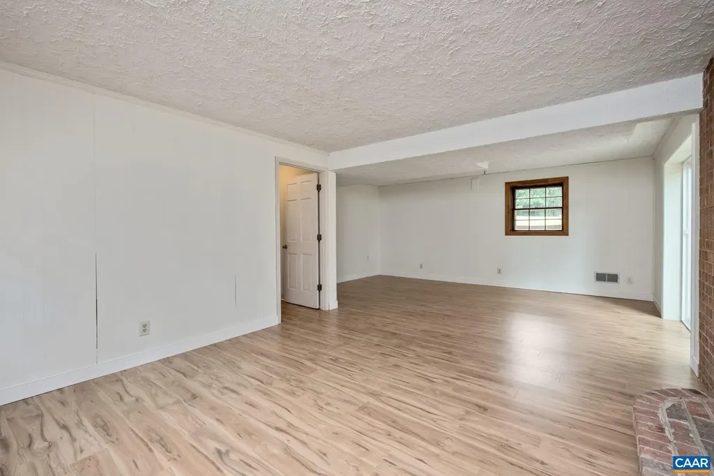 5106 Stony Point Pass Keswick VA 22947