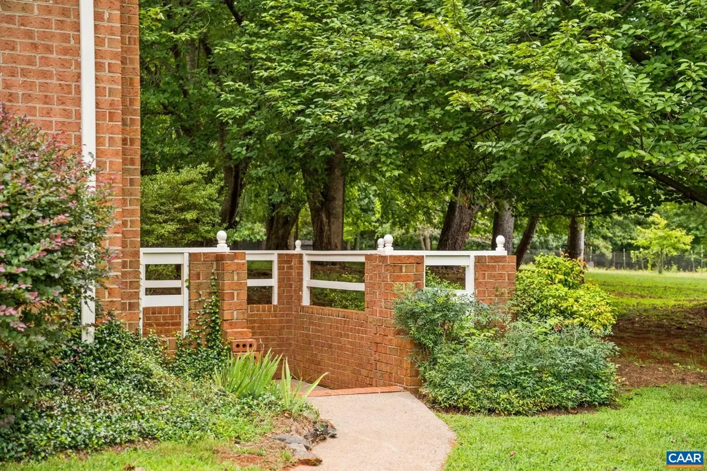 5106 Stony Point Pass Keswick VA 22947