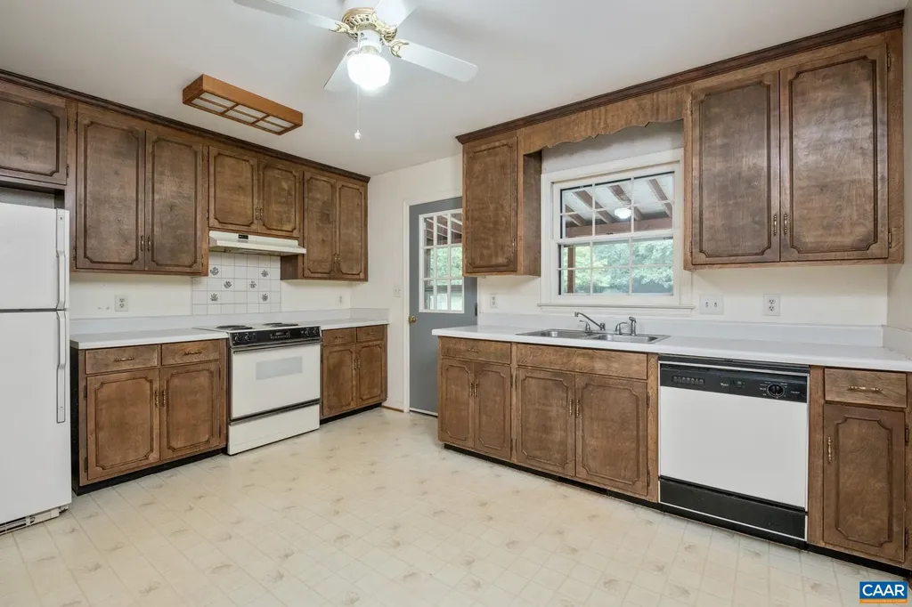 5106 Stony Point Pass Keswick VA 22947