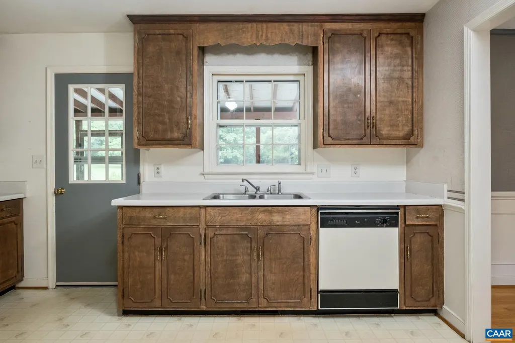 5106 Stony Point Pass Keswick VA 22947