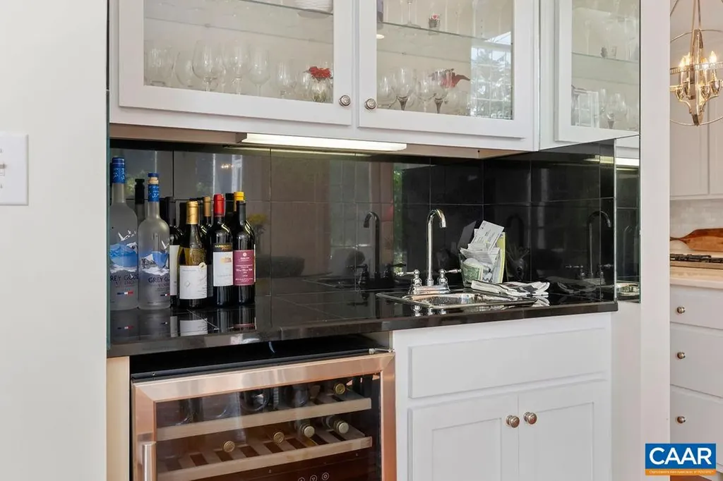 124 Hidden Springs Lane Nellysford VA 22958