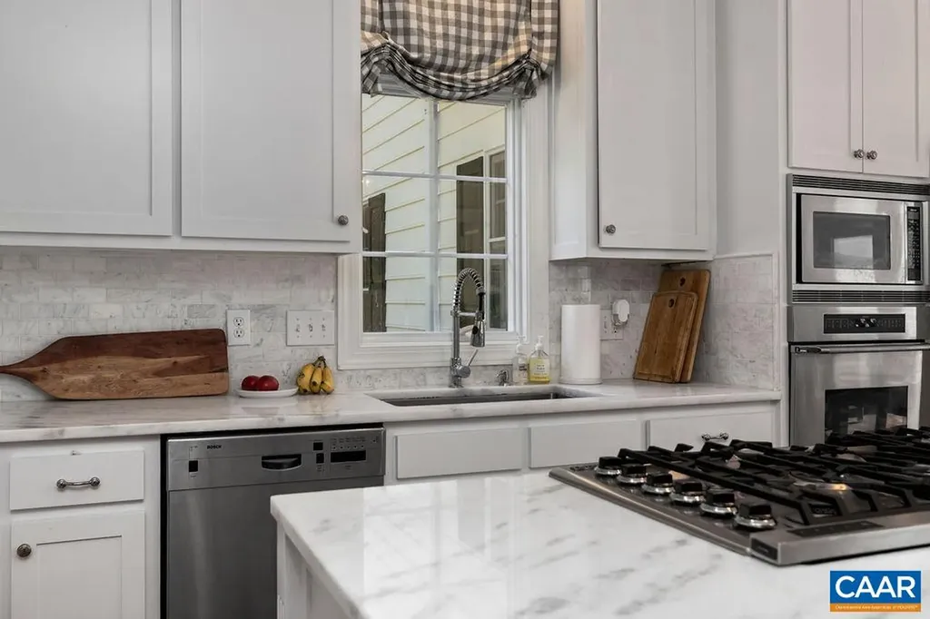 124 Hidden Springs Lane Nellysford VA 22958