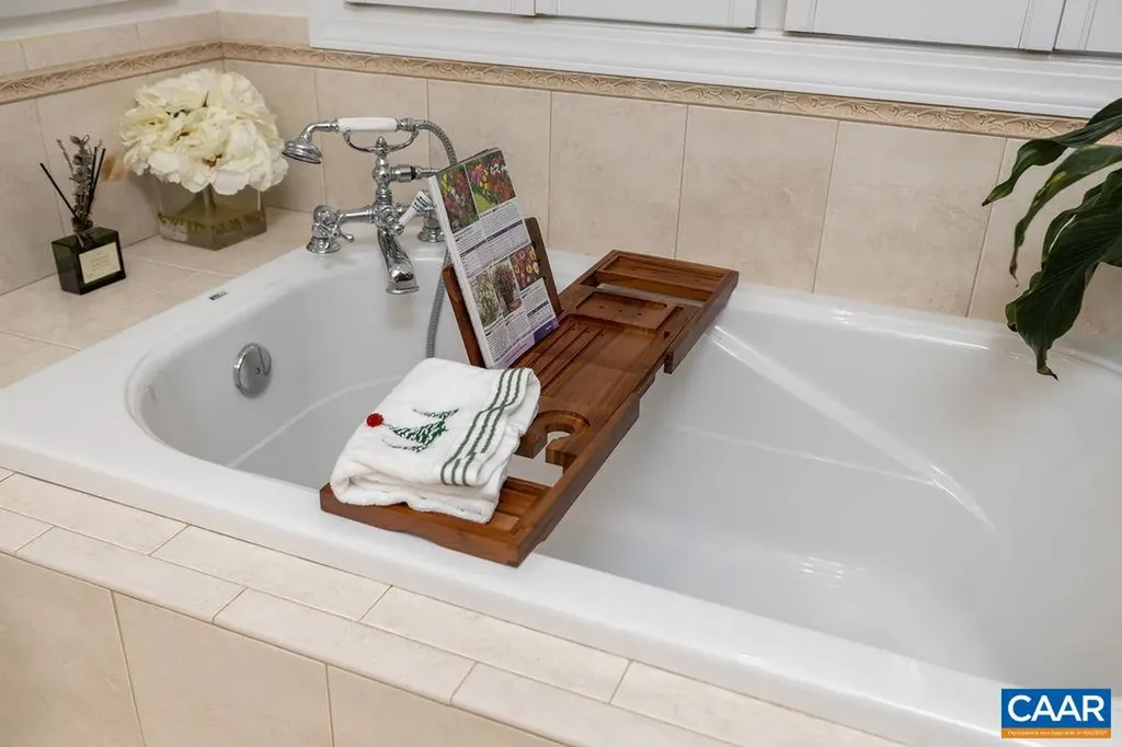 124 Hidden Springs Lane Nellysford VA 22958