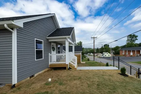 418 Grubert Avenue Staunton VA 24401