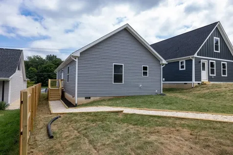 418 Grubert Avenue Staunton VA 24401