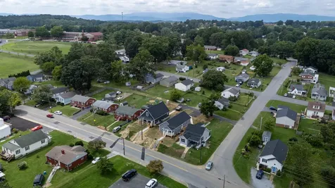 418 Grubert Avenue Staunton VA 24401