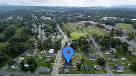 418 Grubert Avenue Staunton VA 24401