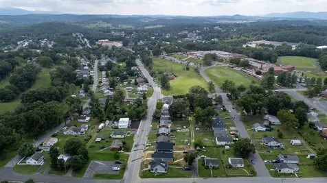 418 Grubert Avenue Staunton VA 24401