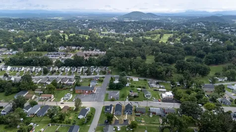 418 Grubert Avenue Staunton VA 24401